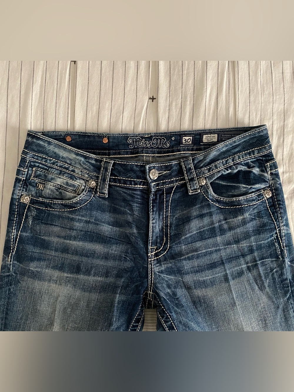 🦋 Miss Miss Angel Wing Cross Jeans 🦋 - Picture 5 of 8